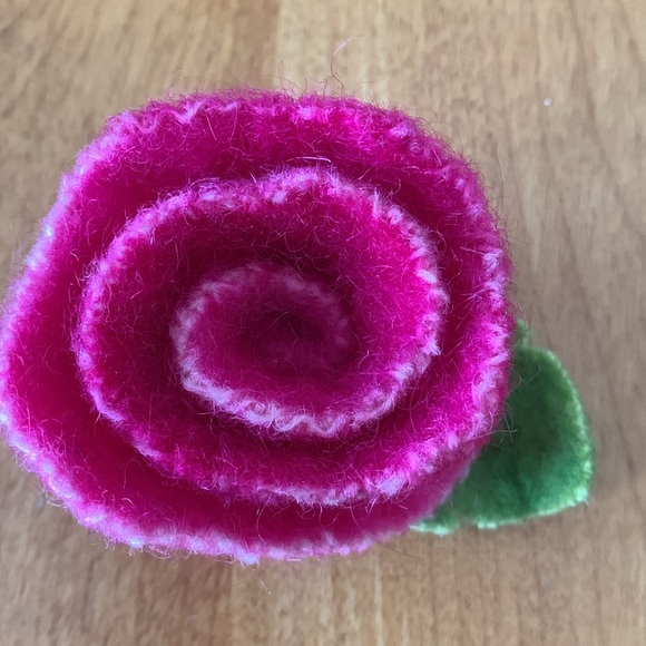 Floral Artisan Broaches - Picture 5 of 9